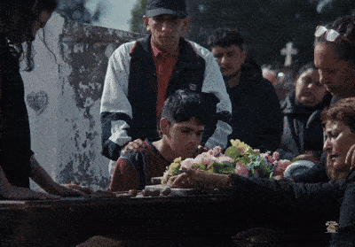 Milo J - Niño (Official Video) - MILOJVEVO (1080p, h264).gif