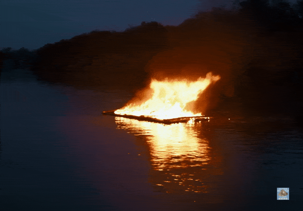 Milo J, Mercedes Sosa - Jangadero (Official Video) - MILOJVEVO (1080p, h264).gif