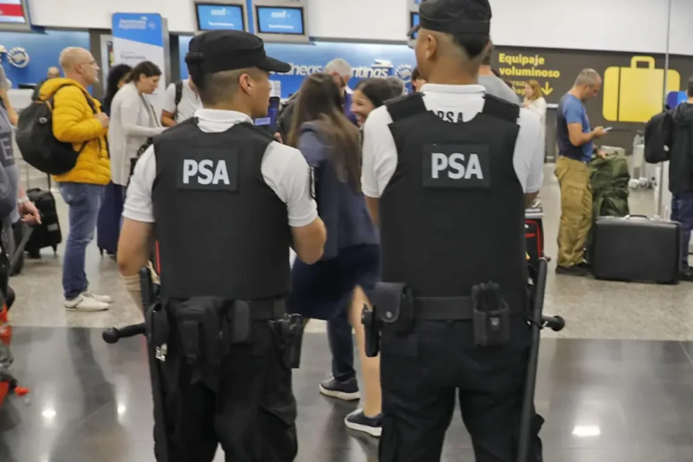 el-gobierno-prohibira-el-ingreso-al-pais-y-2P3NLDA45ZEZPKKQMQM7KPN4YI.webp